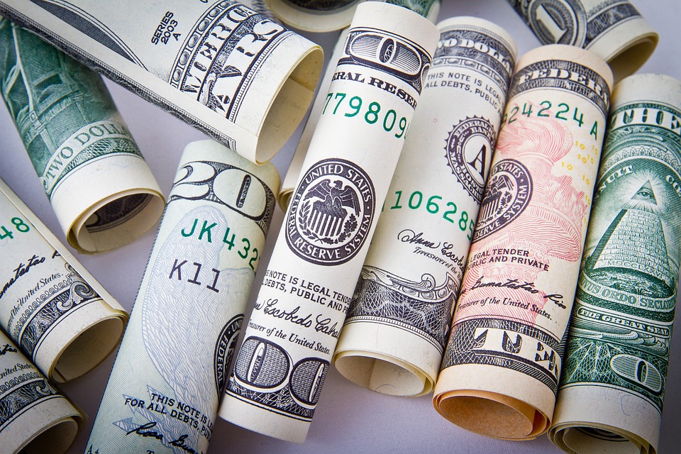 Bargeld wird immer unwichtiger: Banken schließen Filialen und nehmen kein Bargeld mehr an