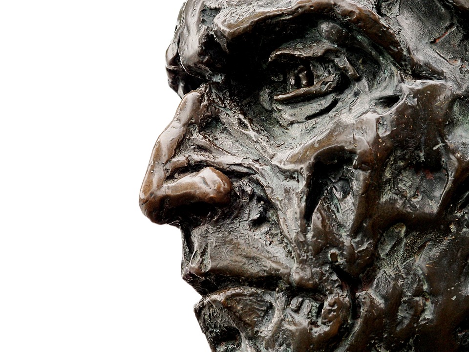 5 Merkmale, wie man dubiose Haustürgeschäfte erkennt: Finanzexperte warnt