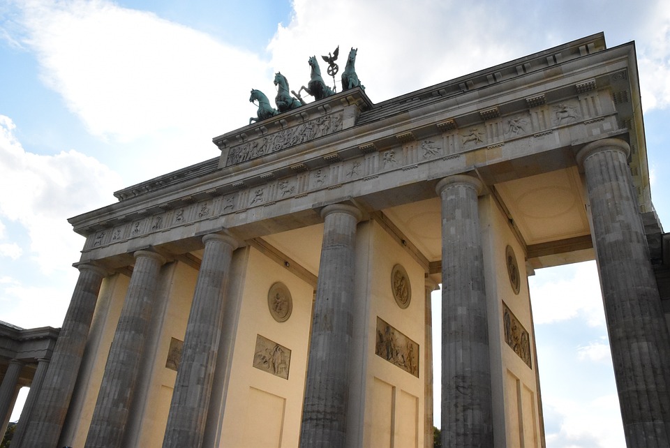 Wann und wie du in Deutschland in Rente gehen kannst - alle wichtigen Faktoren für deinen Renteneintritt erklärt!