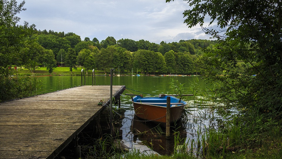 Sparzinsen im Sinkflug: Was Anleger jetzt beachten sollten