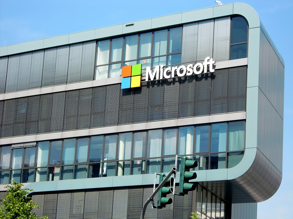 Microsoft Aktie auf Rekordhoch: eigene KI-Chips ab 2023 - Eine Chance für Anleger