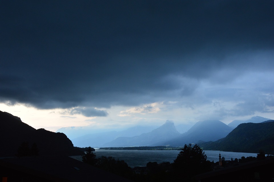 Finanzexperte warnt vor drohenden Auswirkungen der Haushaltskrise auf die Konjunktur in Europa