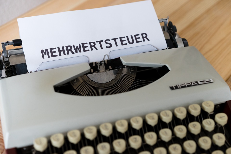 Hebesätze für Grundsteuer in Deutschland steigen laut Umfrage der DIHK - Nordrhein-Westfalen und Sachsen am höchsten.
