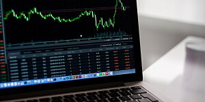 Apple-Aktie im Minus: Finanzexperte analysiert Kursrückgang