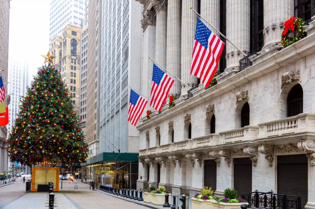 US-Aktienmärkte vor Weihnachtsrally: Finanzexperte analysiert S&amp;P 500 und die möglichen Kursentwicklungen