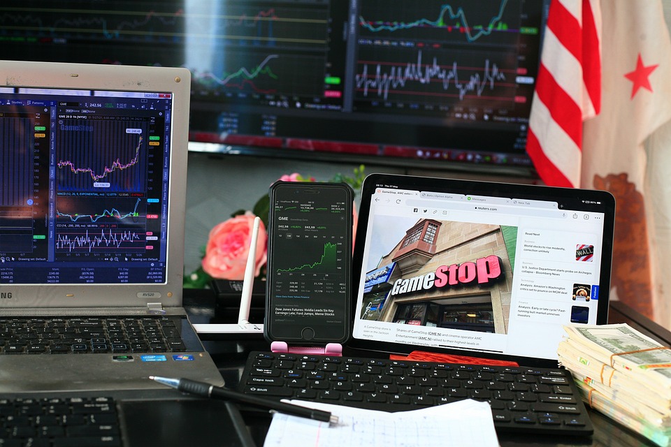 Aktienmärkte USA: Nasdaq und S&amp;P 500 mit neuen Rekorden 28.12. - Finanzexperte erklärt Entwicklung und Ausblick