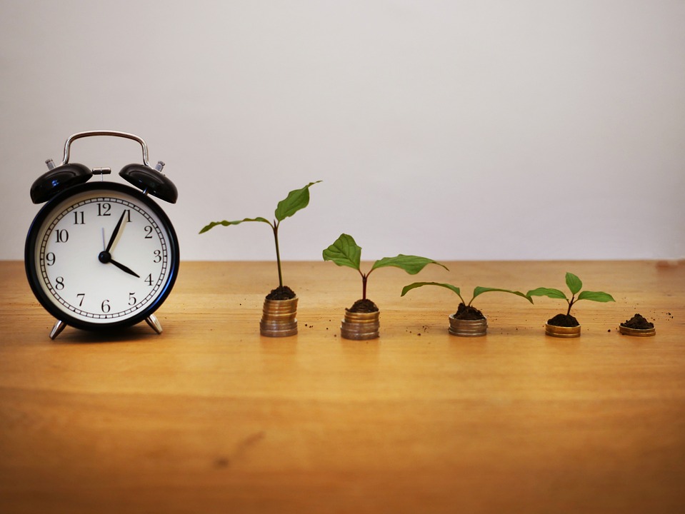 Finanzexperte erklärt: Sinkende Immobilienpreise und günstigere Baukredite - Jetzt kaufen oder warten?