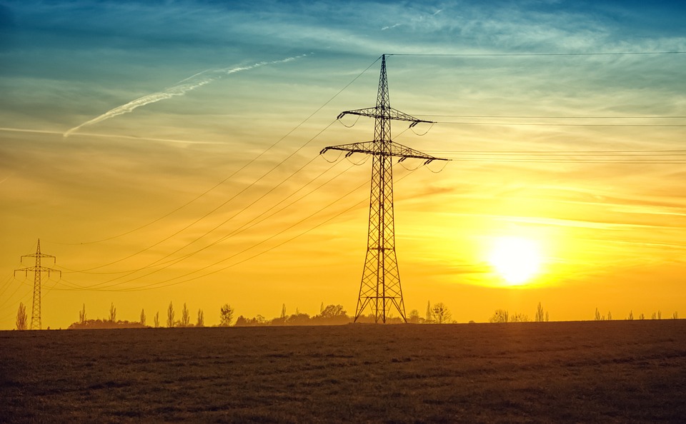 Strom- und Gaspreise 2024: Expertenrat für Verbraucher - Anbieterwechsel prüfen