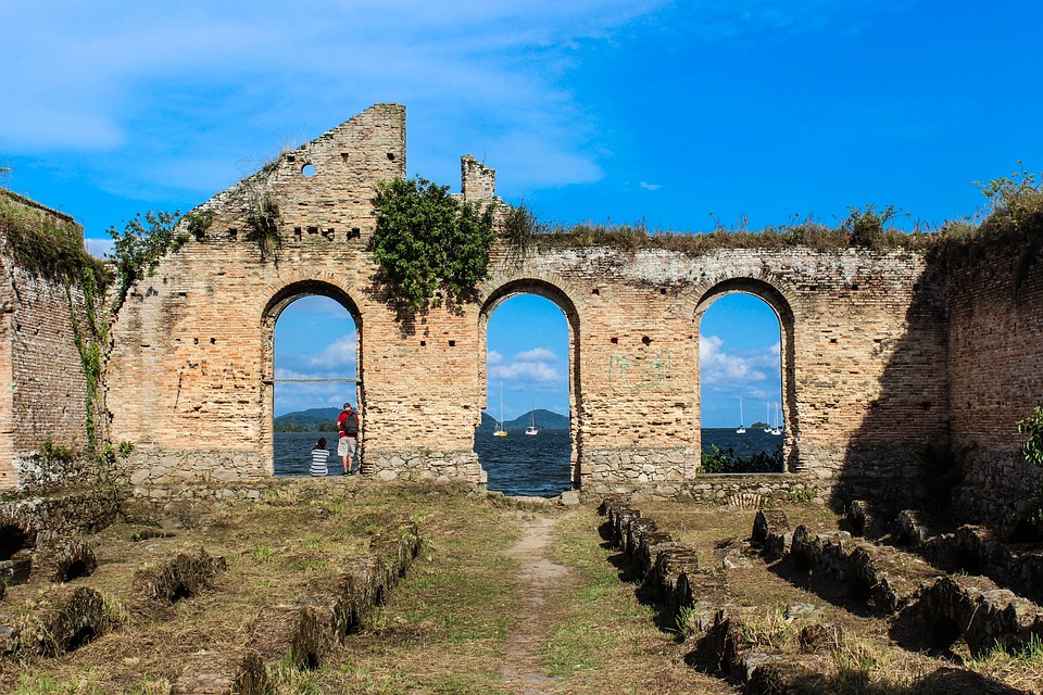 Vererben, Schenken oder (Teil)Verkaufen von Immobilien: Vor- und Nachteile nach Steuern und Risiken