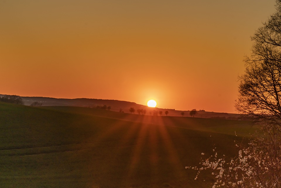 Finanzexperte: Freitals finanzielle Lage - Auswirkungen der deutschen Wirtschaftspolitik und Investitionsplan für 2024.