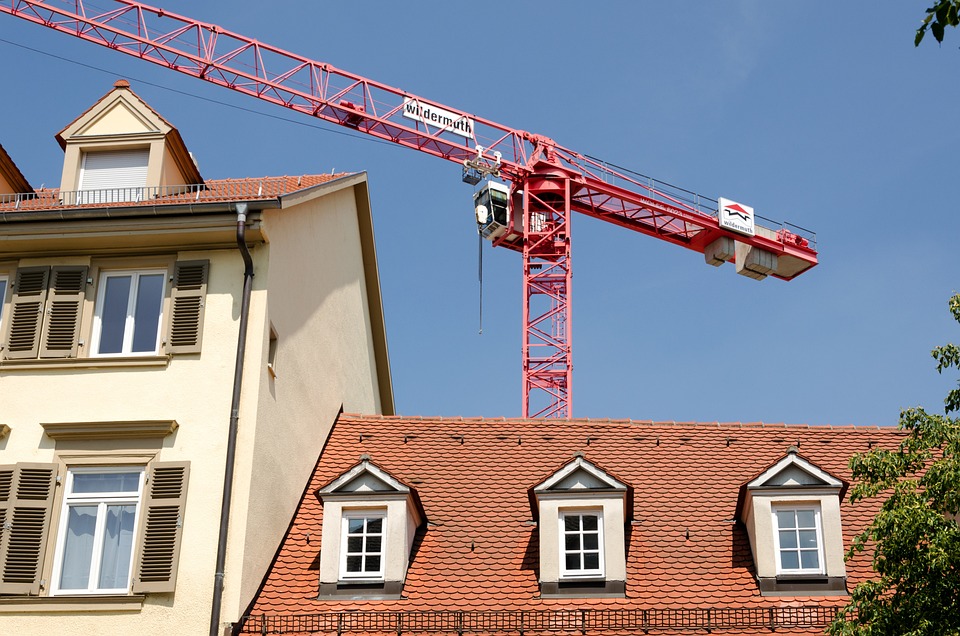 Anstieg der Großinsolvenzen in Deutschland: Baubranche am stärksten betroffen, so eine Studie von Allianz Trade.