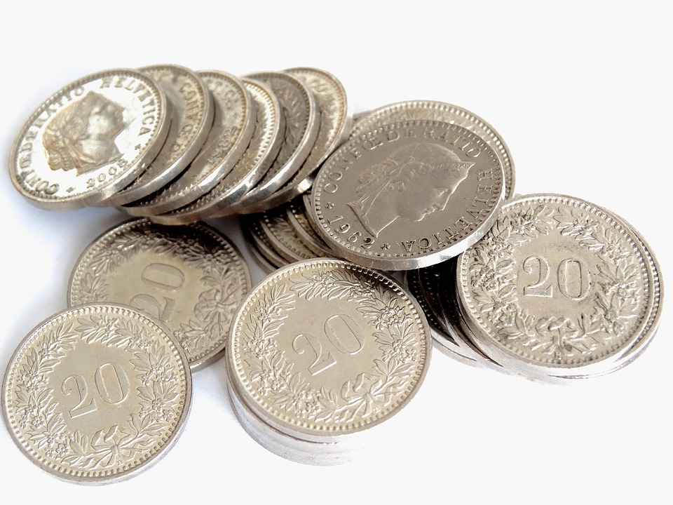 Steuerliche Aspekte bei der Geldanlage: Tipps vom Finanzexperten.