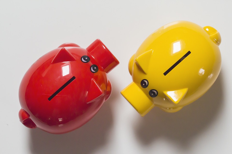 Zinsen auf Tagesgeld fallen: Spannende Aktien und ETFs jetzt investieren