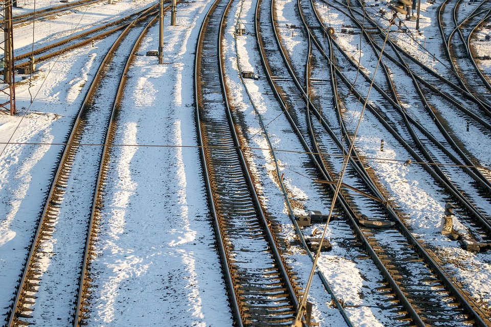 Grundlagen des Aktienhandels: Tipps für Anfänger und wichtige Aspekte beim Investieren in Aktien - alles, was Finanzexperten wissen sollten.