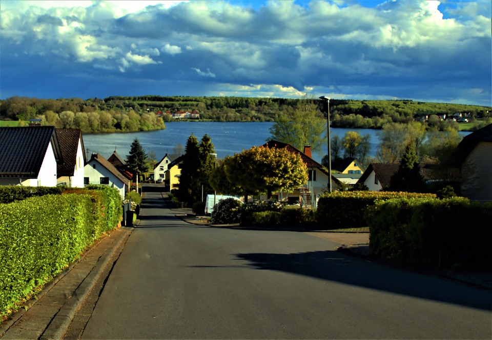 Finanzminister Lindner betont: Nicht alle Probleme mit Geld lösbar - Bundesregierung stockt steuerliche Entlastung auf 7 Milliarden Euro auf