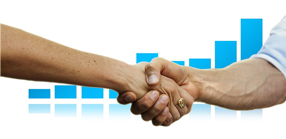 Coinbase Bilanz überrascht positiv: Aktie mit Kurssprung. Erfahre mehr von Finanzexperte Andreas Wolf.