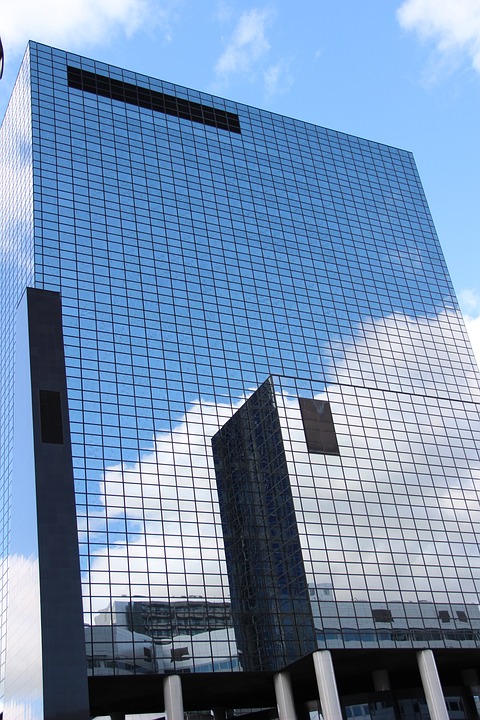 ING Groep verfehlt die Markterwartungen - Rückgang der Gesamteinnahmen erwartet &amp; Rekordgewinn in Deutschland erzielt