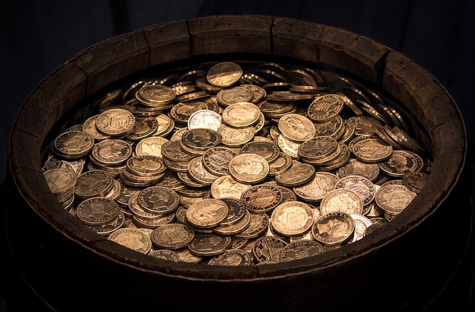 AfD-Pläne: Finanzexperte warnt vor schwerwiegenden wirtschaftlichen Konsequenzen