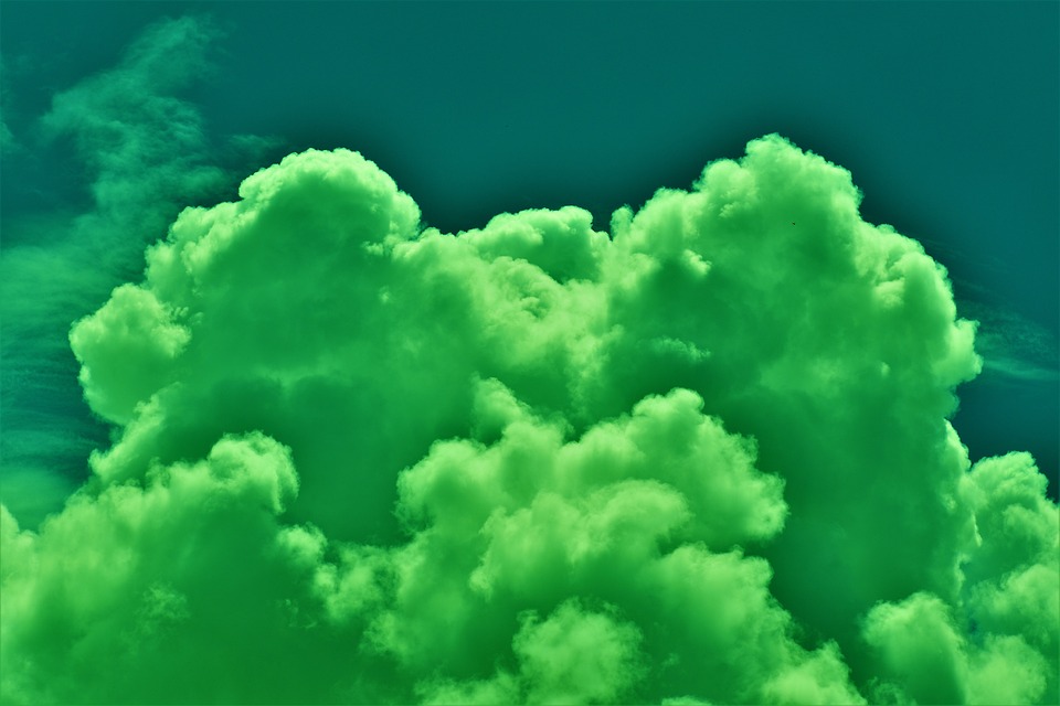 Aktienmarkt gibt nach: Gewinnmitnahmen und bevorstehende Quartalsberichte sorgen für Unsicherheit - Finanzexperte bleibt dennoch optimistisch.