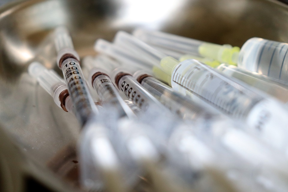 Corona-Pandemie: Impfungen bei Kindern und Jugendlichen verbessern