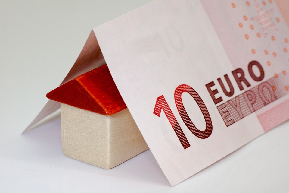 Hauskauf: Wissenswertes zum aktuellen Immobilienmarkt